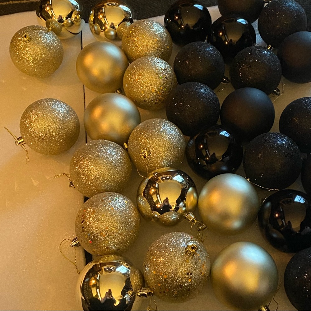 Vickerman 3" Champagne 4-Finish Ball Christmas Ornament, 16 per Box - CHAMP ONLY